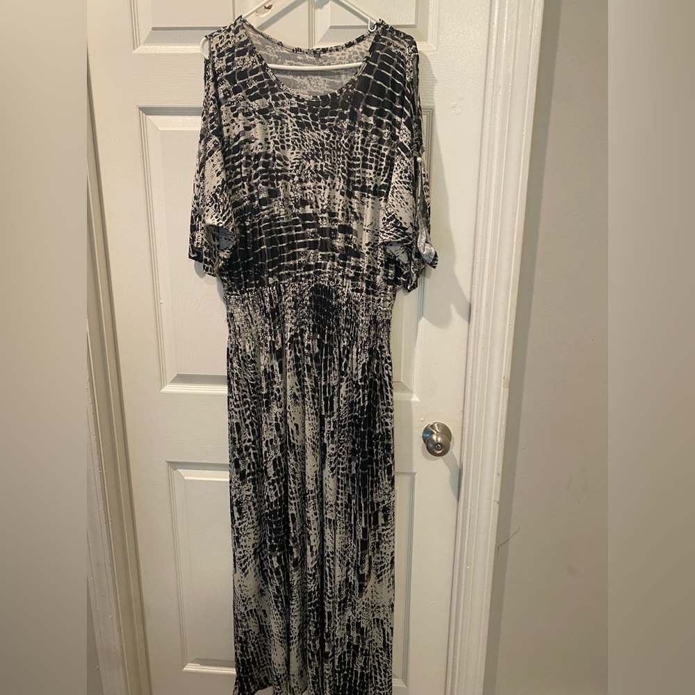 Black & Cream printed Maxi Dress